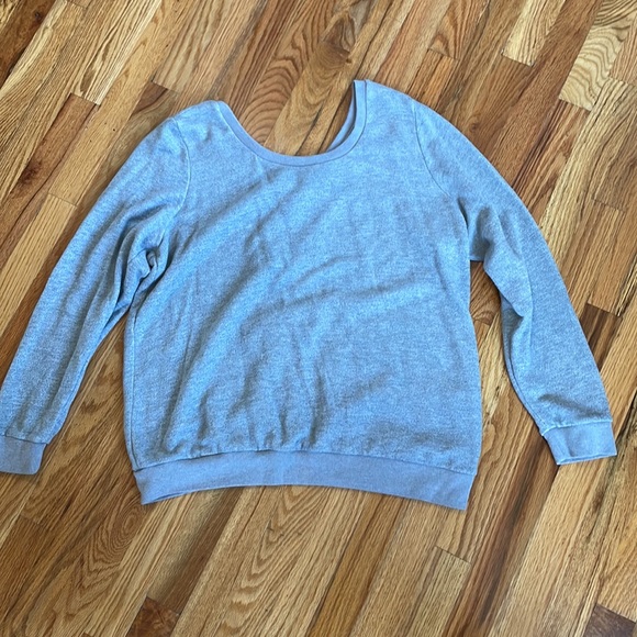 Bow tie back sweatshirt - Picture 3 of 4